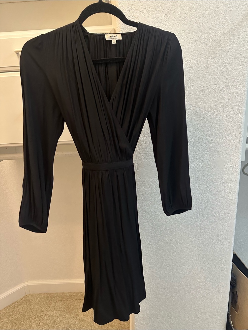 Wilfred by Aritzia Black Long Sleeve Wrap Midi Dress | XS